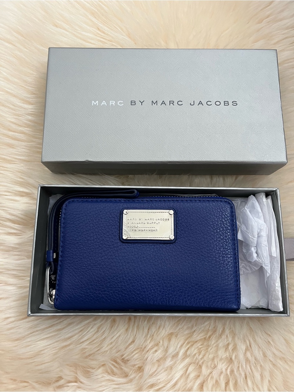 NIB Marc by Marc Jacobs Cobalt Blue Pebbled Leather Wallet with Silver Plaque